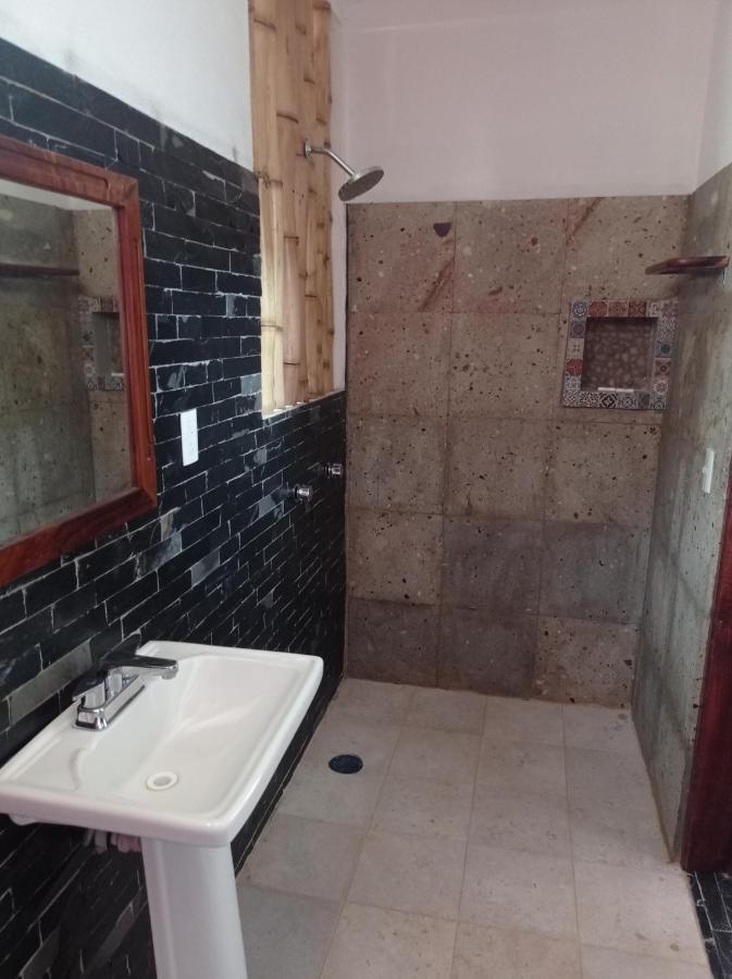 Bungalows Y Cabanas, Las Barracas De La Barra Malucano Buitenkant foto