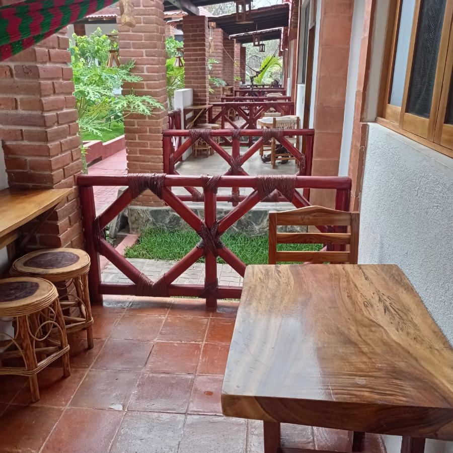 Bungalows Y Cabanas, Las Barracas De La Barra Malucano Buitenkant foto