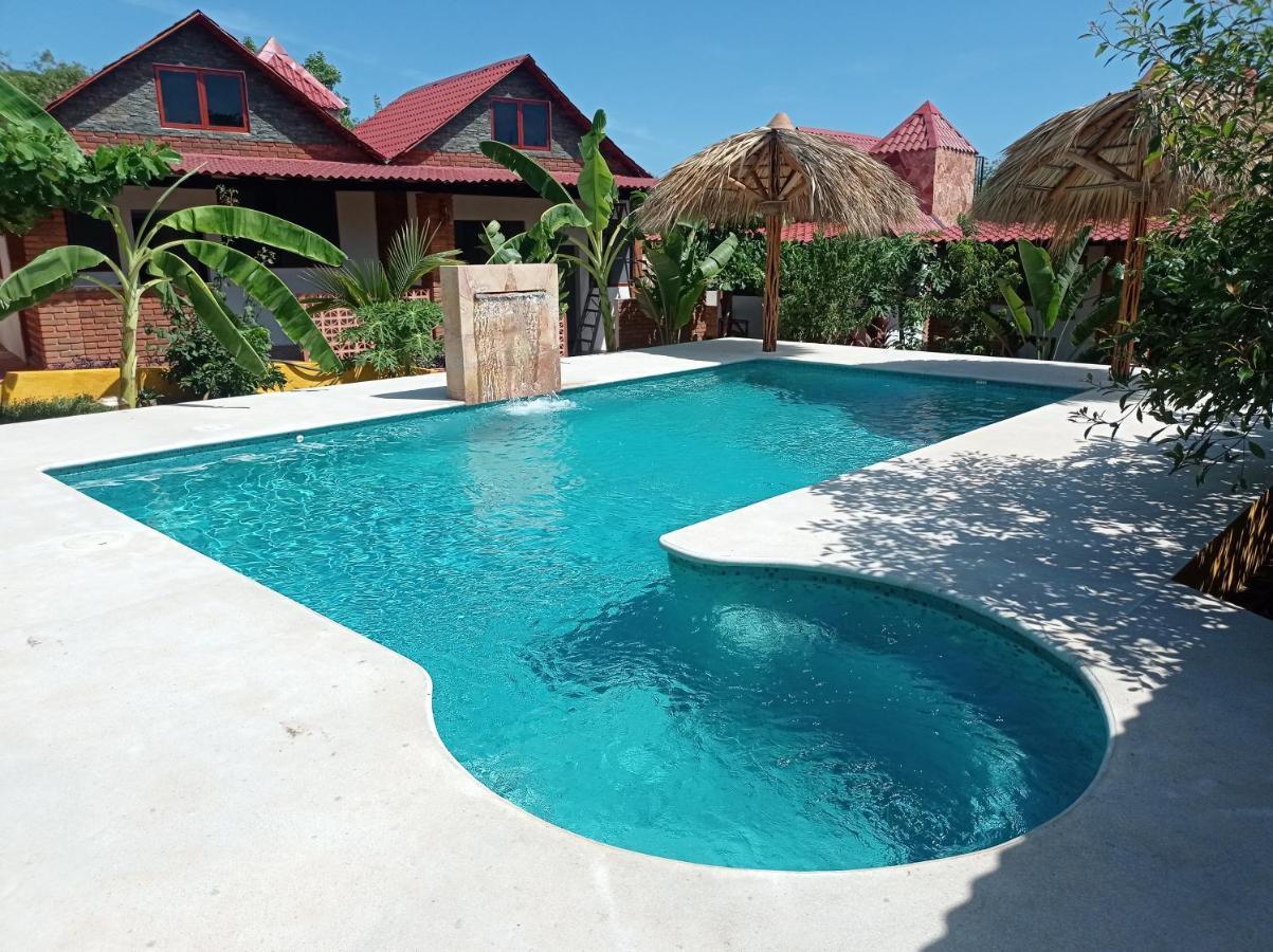Bungalows Y Cabanas, Las Barracas De La Barra Malucano Buitenkant foto