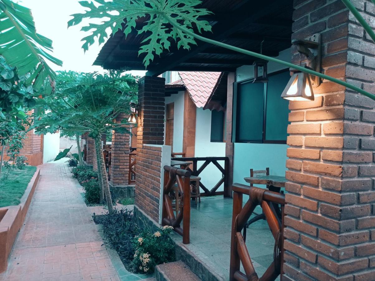Bungalows Y Cabanas, Las Barracas De La Barra Malucano Buitenkant foto