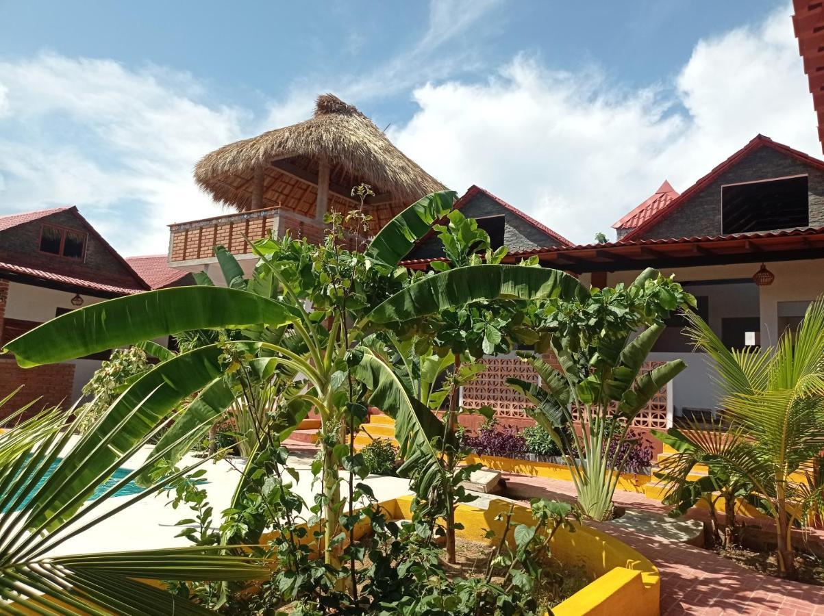 Bungalows Y Cabanas, Las Barracas De La Barra Malucano Buitenkant foto