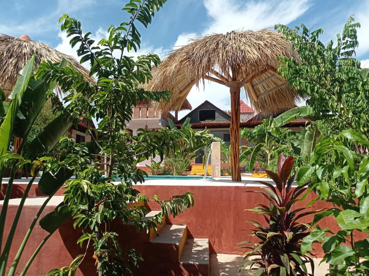 Bungalows Y Cabanas, Las Barracas De La Barra Malucano Buitenkant foto