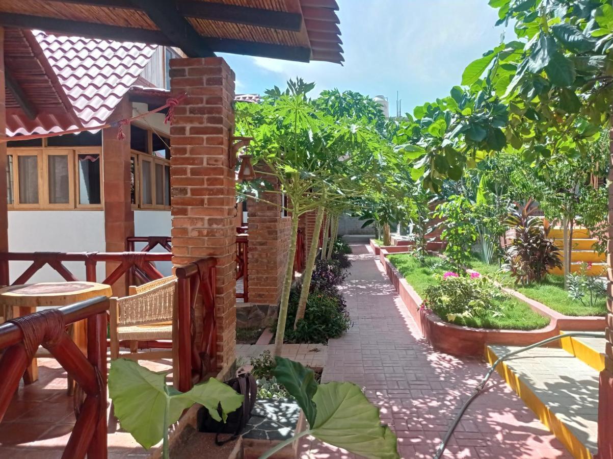 Bungalows Y Cabanas, Las Barracas De La Barra Malucano Buitenkant foto